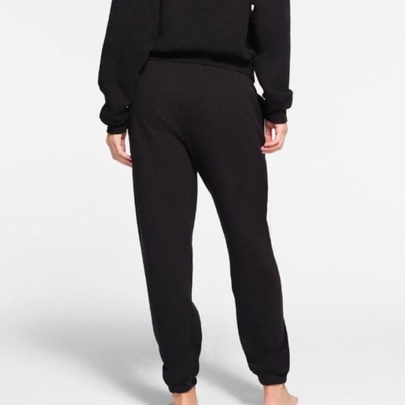 SKIMS black 'Teddy High Pile Fleece Track Pants Joggers' - Picture 7 of 9